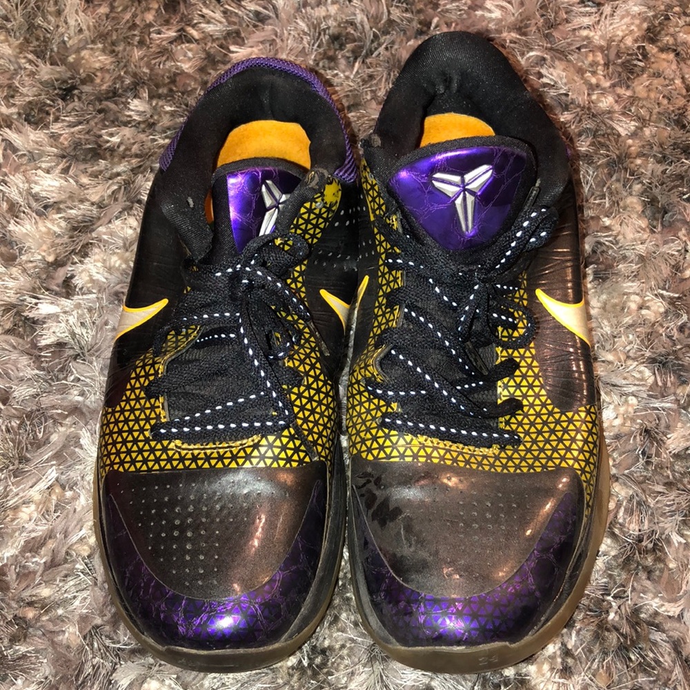 Nike Kobe 5 size 11 men’s .. ok condition